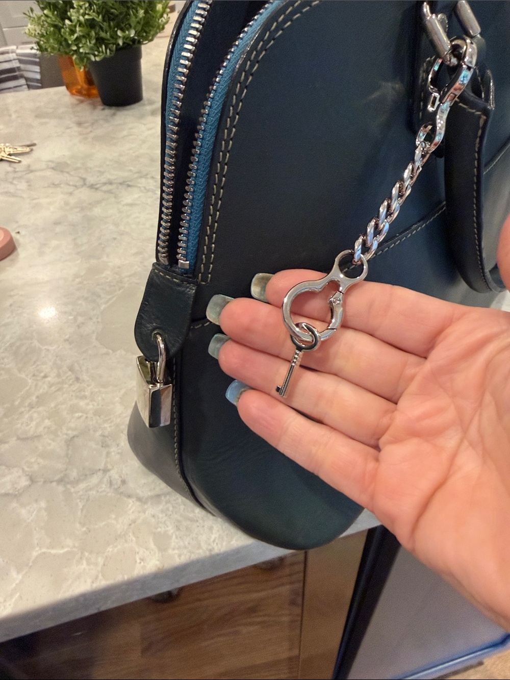 Dooney and Bourke alto dome satchel - Picture 4 of 12